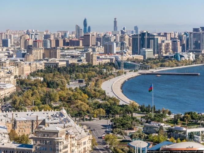 В Баку произошло ДТП со смертельным исходом