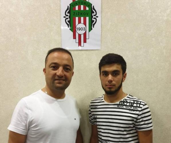 Азербайджанский футболист перешел в чешский клуб

