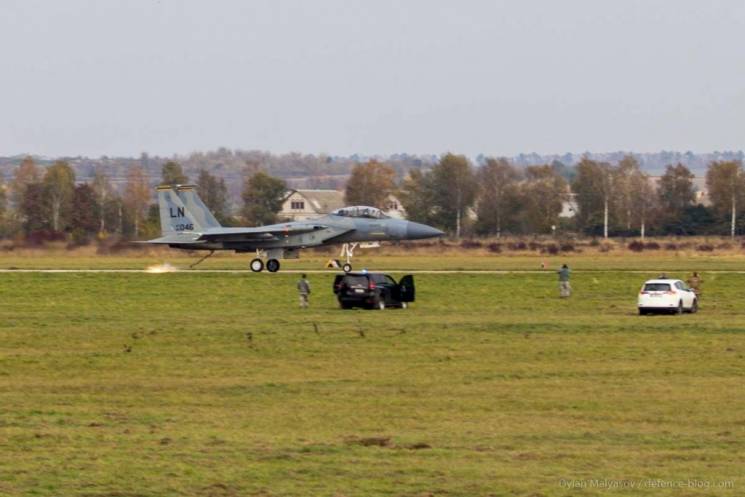 В Польше аварийно сел американский истребитель F-15