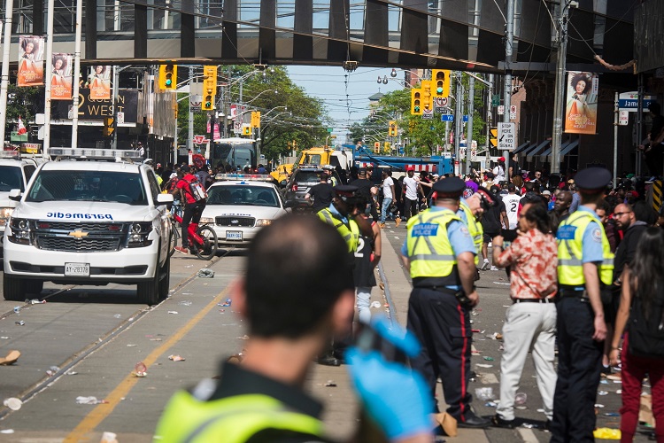 В Канаде 70 человек ранены при ДТП со школьными автобусами