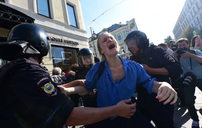 Число задержанных на акции в Москве превысило 1000
