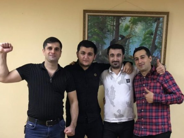 Казахи просят наградить азербайджанцев, спасших мужчину из горящего автомобиля – ВИДЕО