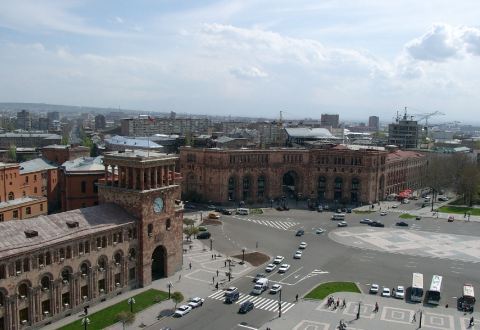 У здания парламента Армении прошла акция протеста