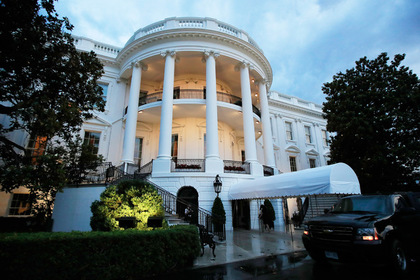 Охрана Белого дома подстрелила проникшего в резиденцию президента мужчину