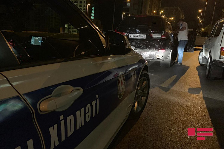 Тяжелое ДТП в Баку: водитель скончался на месте