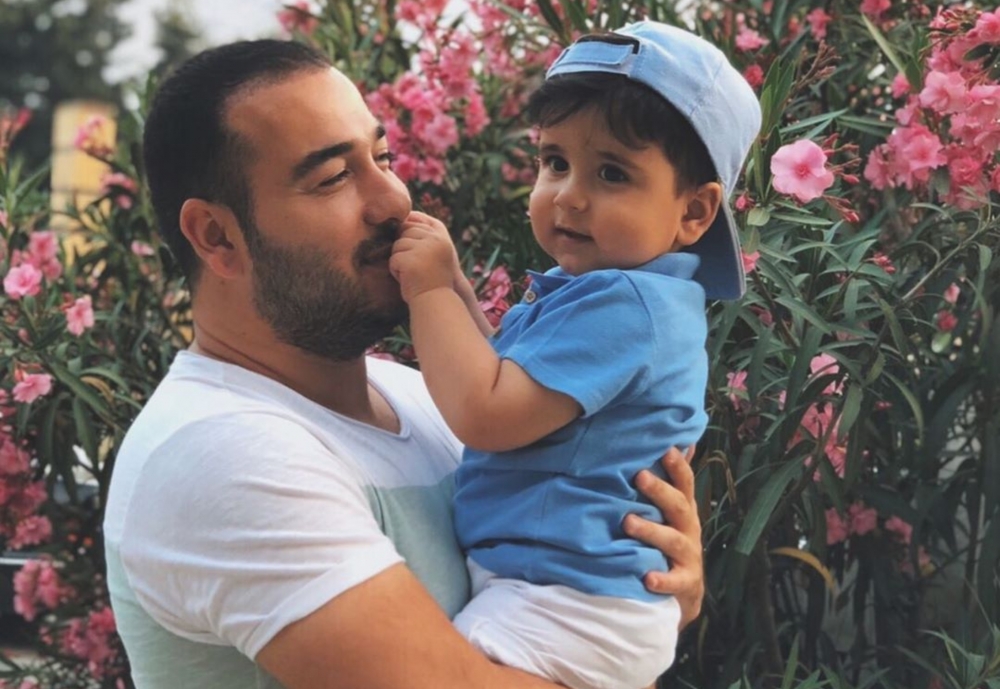 Азербайджанский певец впервые показал двухлетнего сына - ФОТО