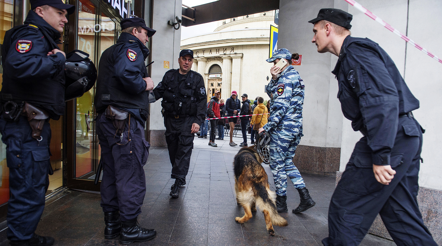 Угроза в Москве: заминированы 12 станций метро и 11 парков 