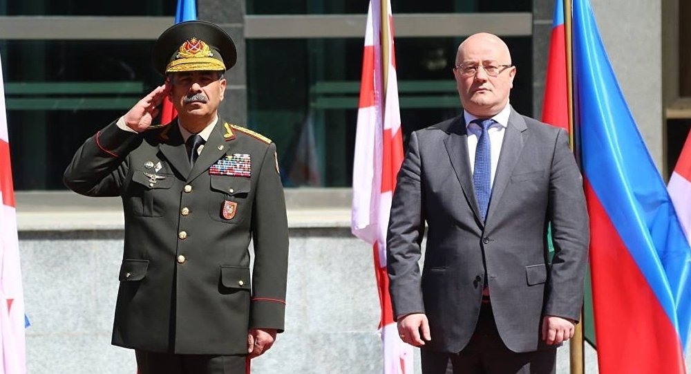 Началась двусторонняя встреча министров обороны Азербайджана и Грузии