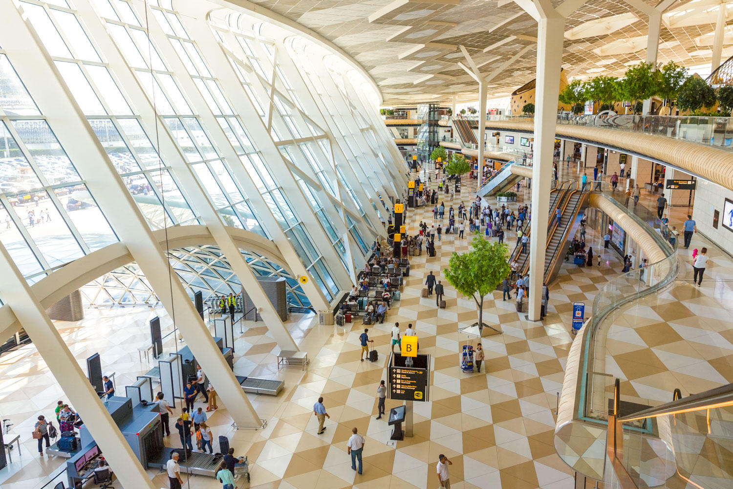 Аэропорты Азербайджана обслужили 1,85 млн. человек за пять месяцев