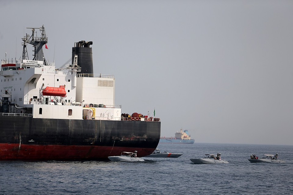 Тайваньский танкер затонул в Оманском заливе - СМИ