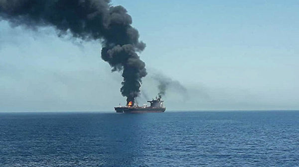 Иран назвал предполагаемую причину пожара Оманском заливе