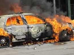 Из-за возгорания автомобиля в Баку образовалась пробка