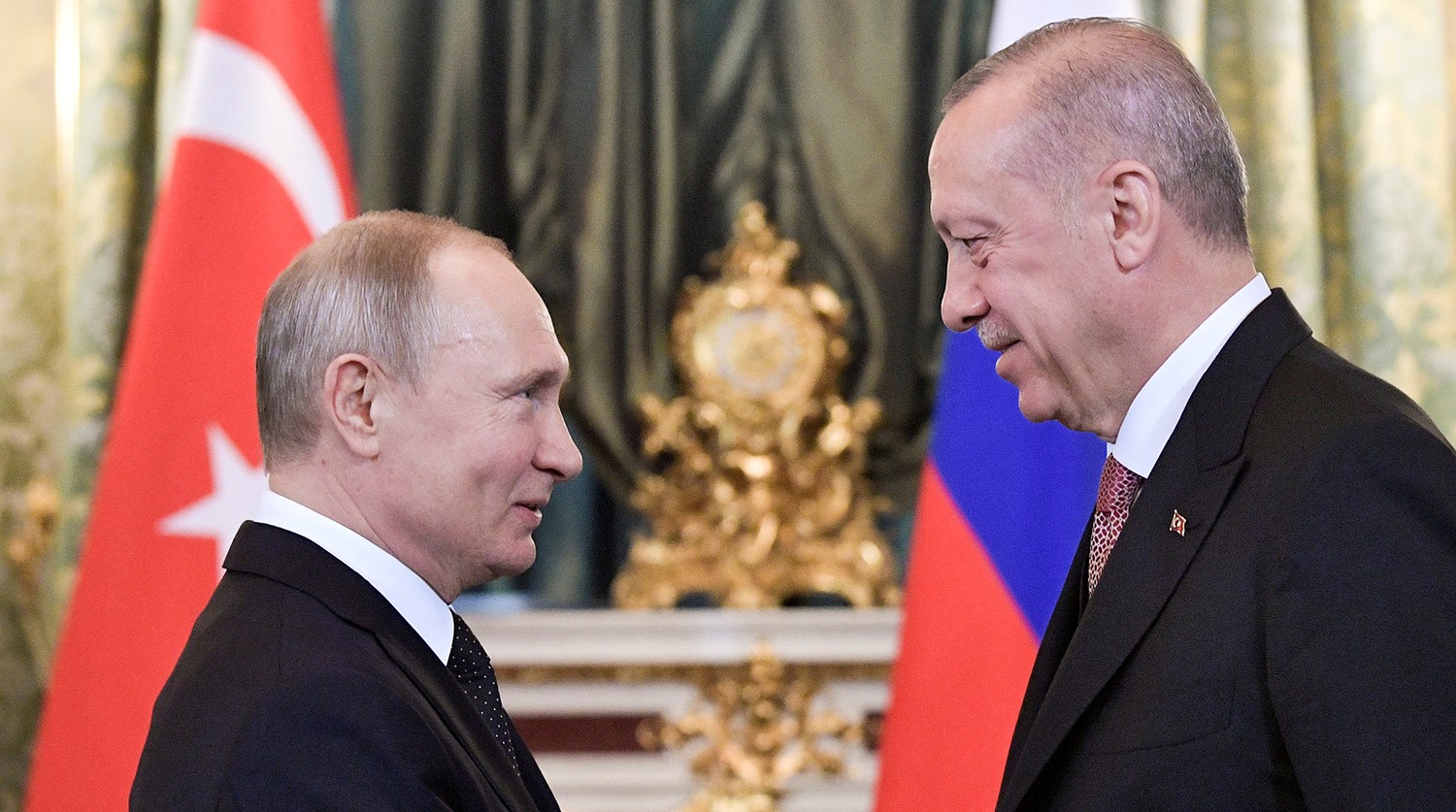 Путин и Эрдоган провели беседу "на ногах"