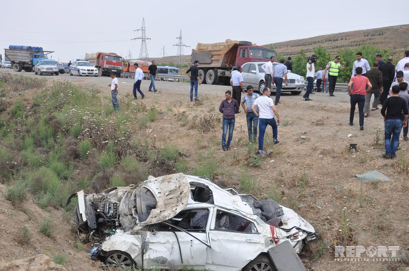 В Азербайджане водитель врезался в подъемный кран