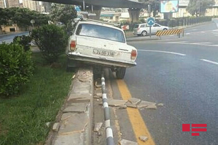В Баку водитель скончался за рулем автомобиля