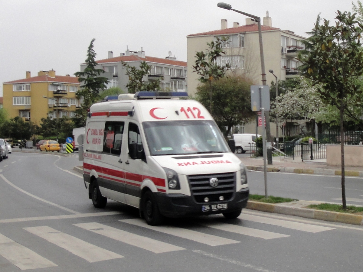 В Турции грузовой поезд столкнулся с автобусом, есть погибшие