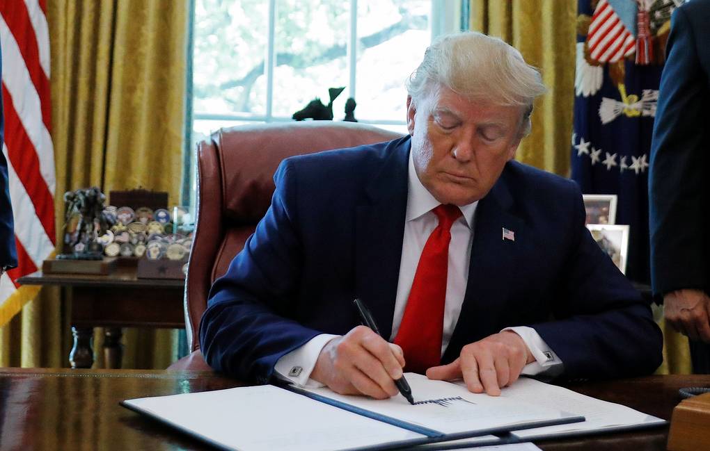 Трамп подписал указ об ужесточении санкций против Ирана