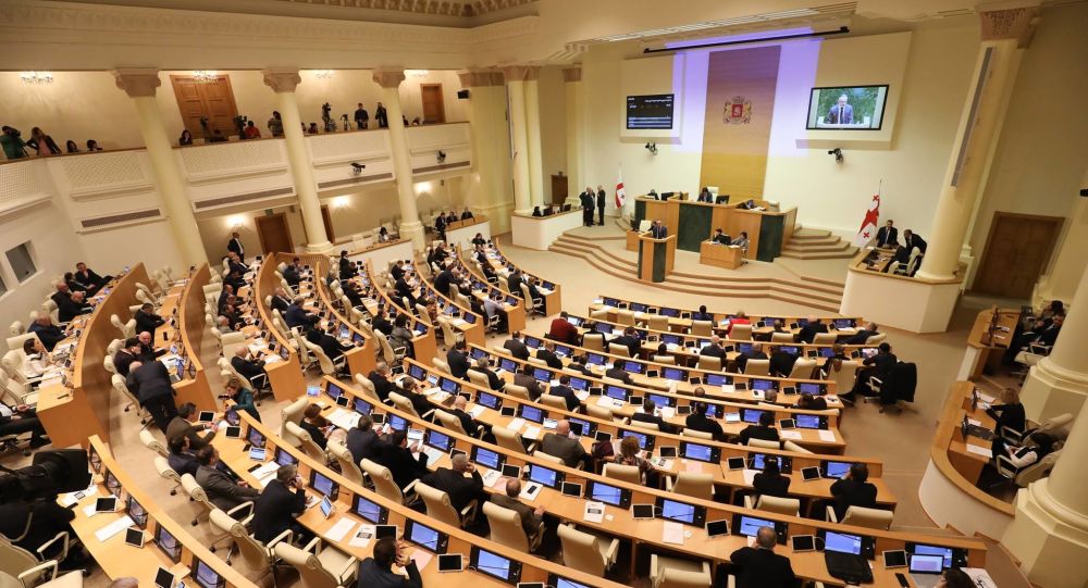 В парламенте Грузии произошла драка - ВИДЕО