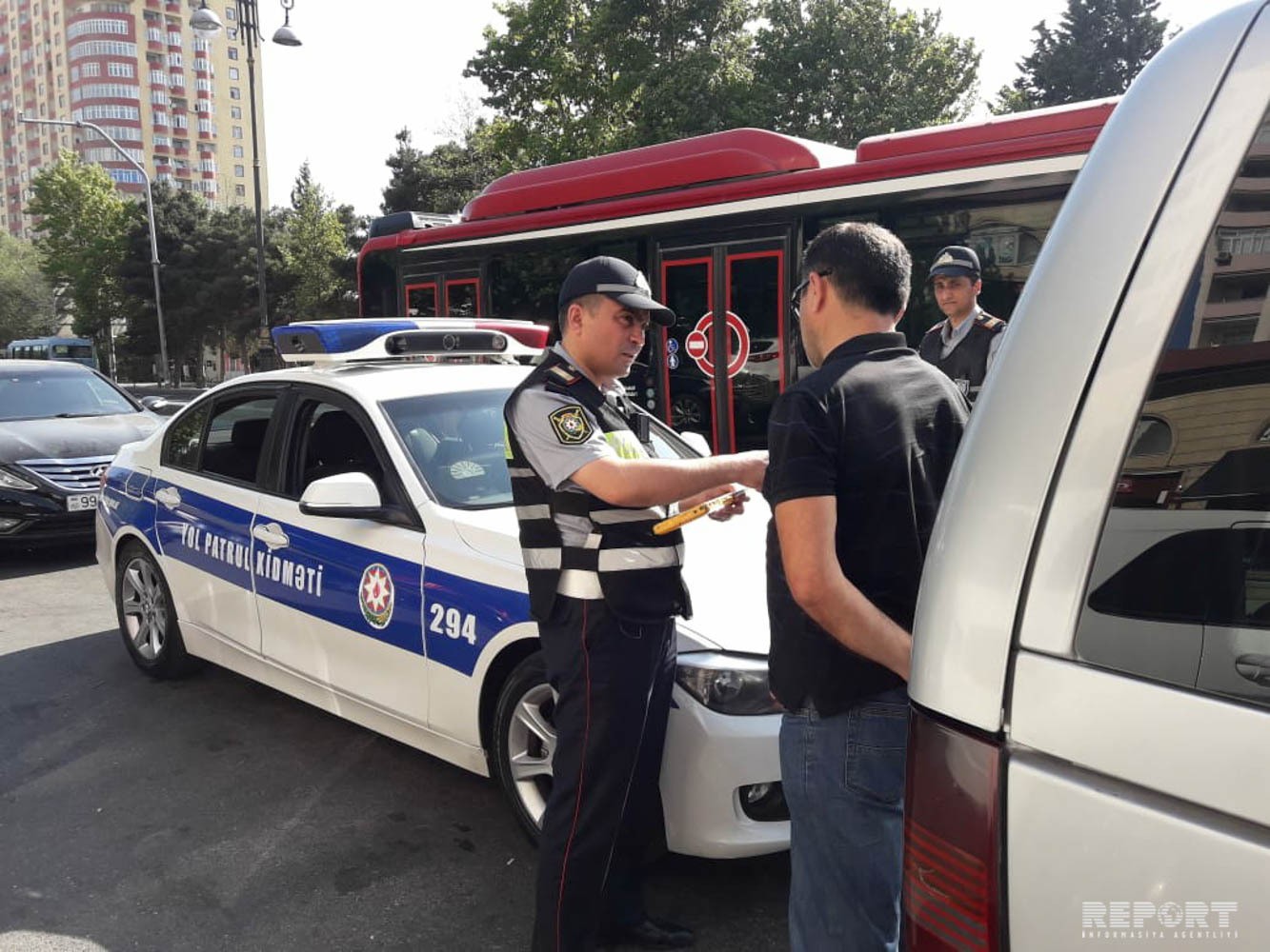 В Баку полиция проводит оперативно-профилактические мероприятия - ФОТО
