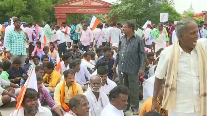 В Индии протестуют против приезда госсекретаря США