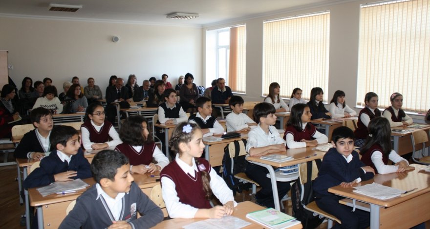 В Азербайджане процесс смены школы будет проводиться в онлайн режиме