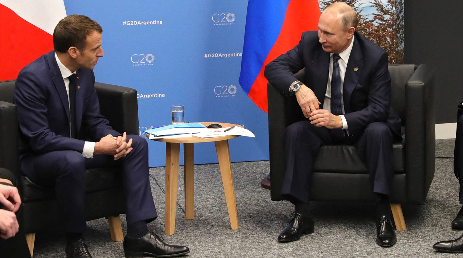 Макрон по-русски поприветствовал Путина на G20