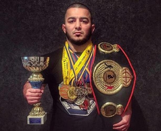 При  ДТП в Баку пострадал чемпион мира по MMA 