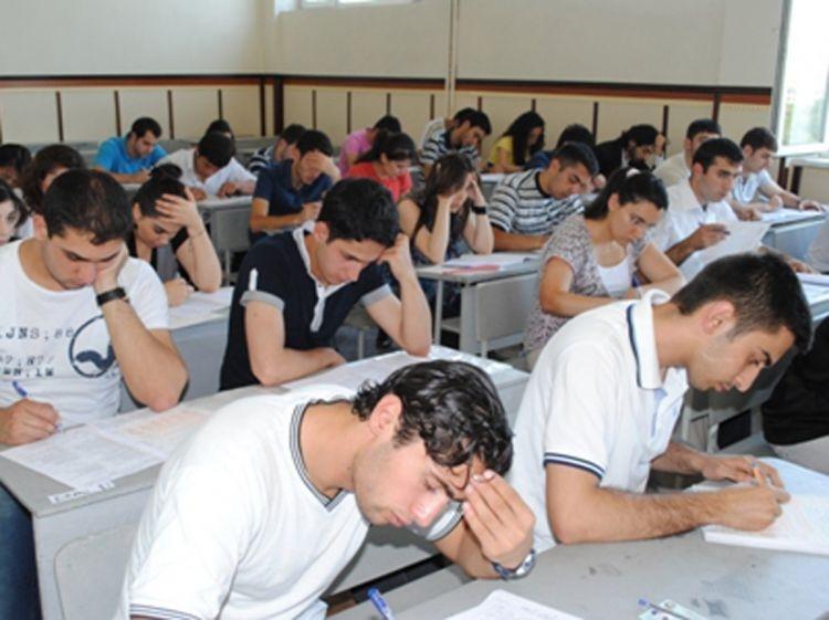 В Азербайджане проводятся экзамены в колледжи 