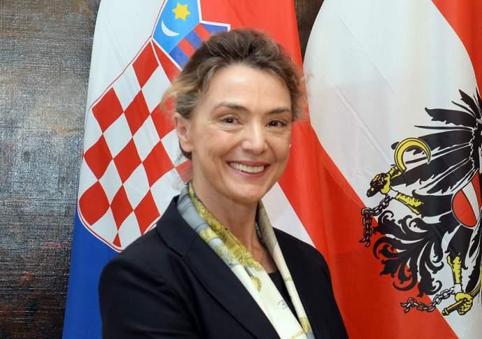 Вице-премьер: Хорватия ждет начала поставок азербайджанского газа
