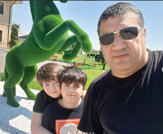 Азербайджанская певица поделилась фотографиями своего супруга и детей