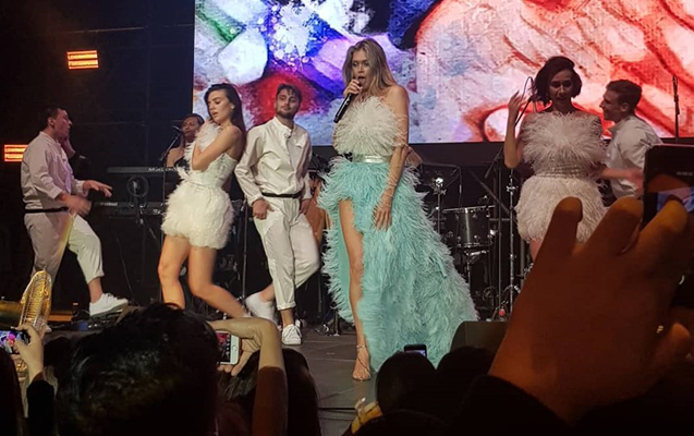 Вера Брежнева вновь прилетела в Баку 