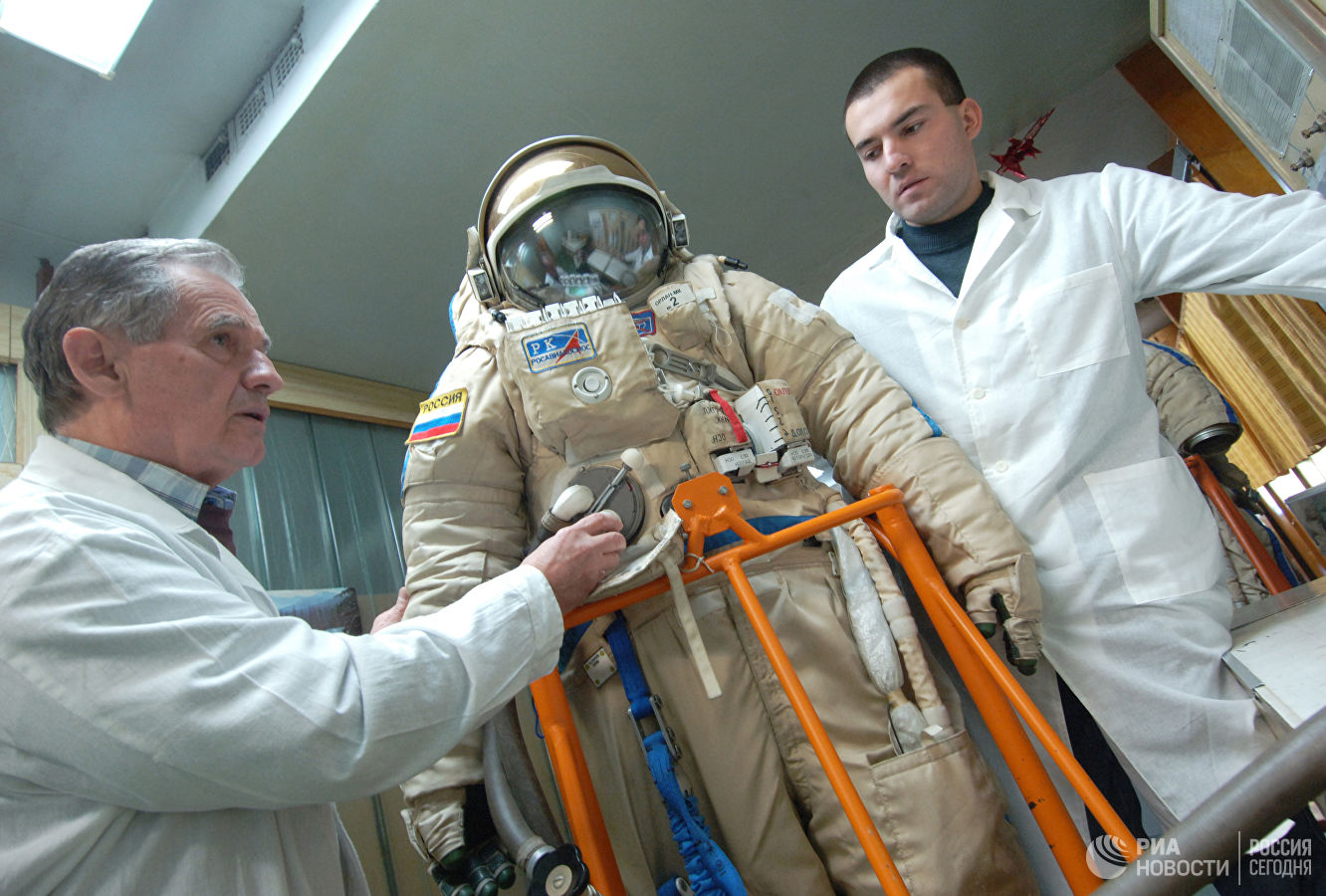 Для первого космонавта из ОАЭ изготовили кресло
