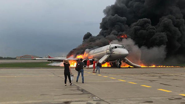 Названа основная причина гибели пассажиров при возгорании SSJ-100 