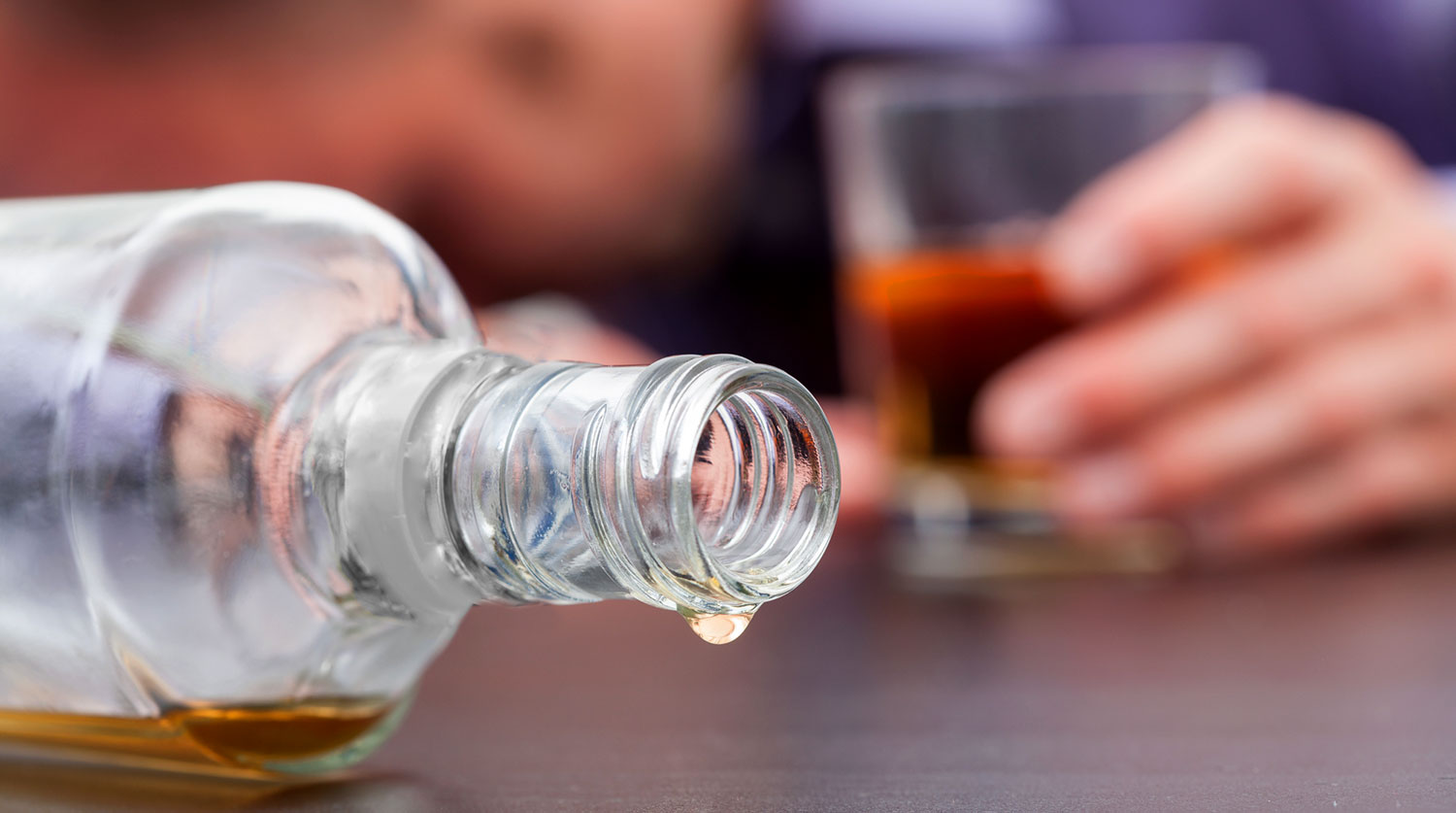 Люди стали чаще и больше употреблять алкоголь
