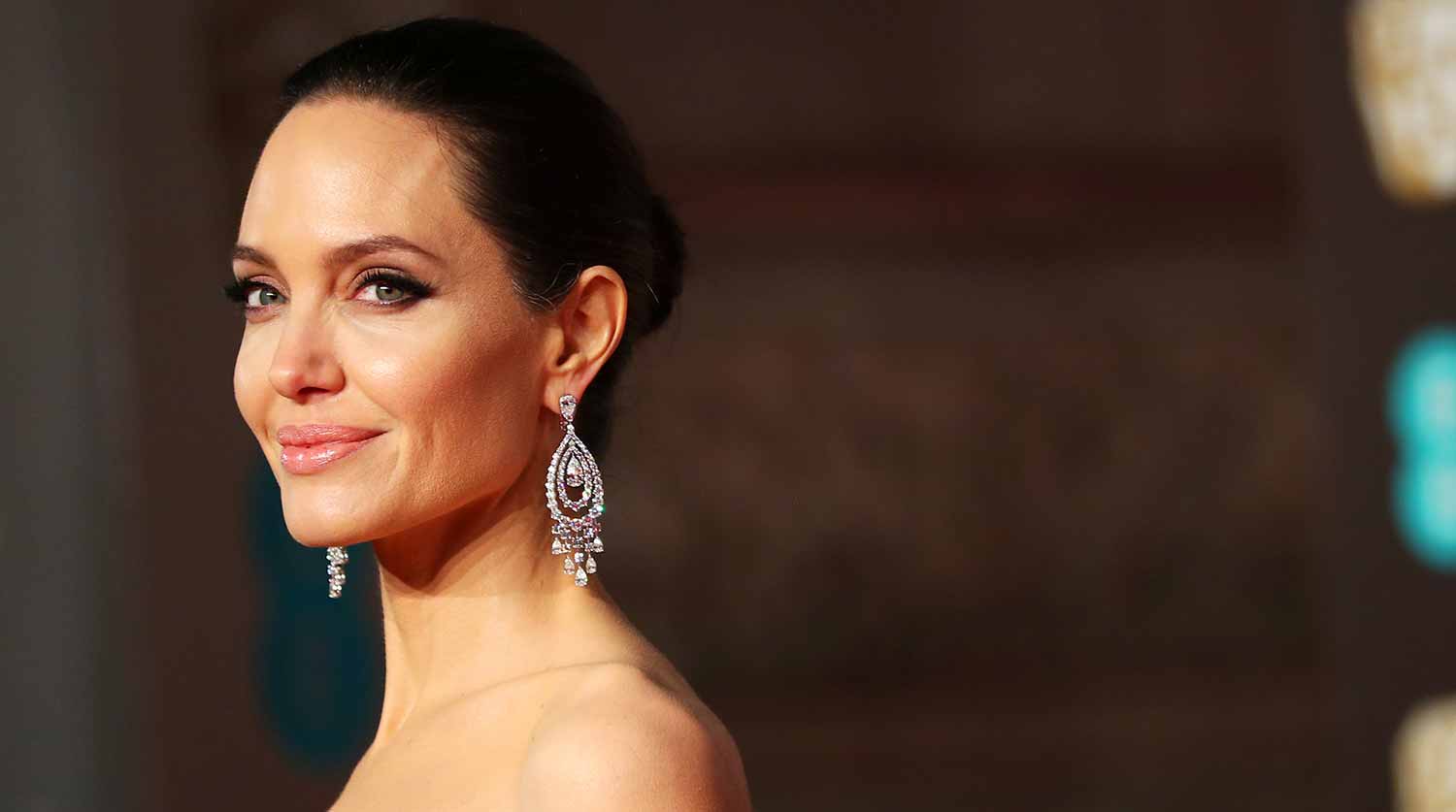 Анджелина Джоли оскорбила Селин Дион отказом сыграть ее в кино
