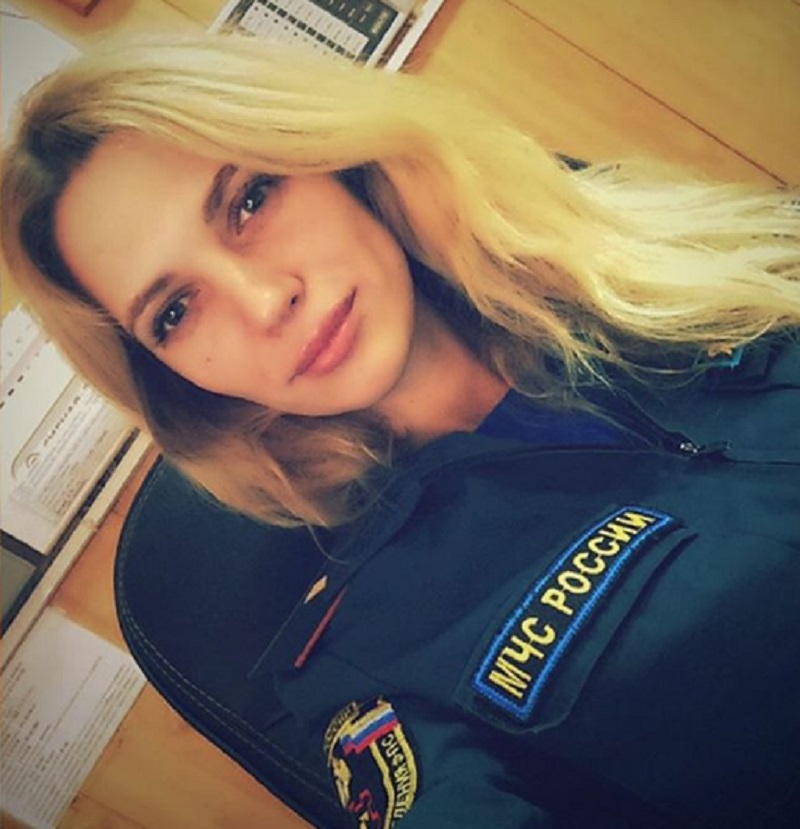 Сотрудница МЧС с потрясающей внешностью-ФОТО