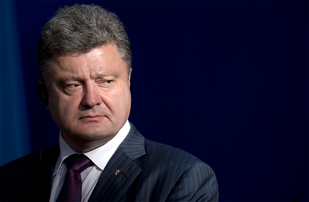 Порошенко попросил Меркель ужесточить санкции против России