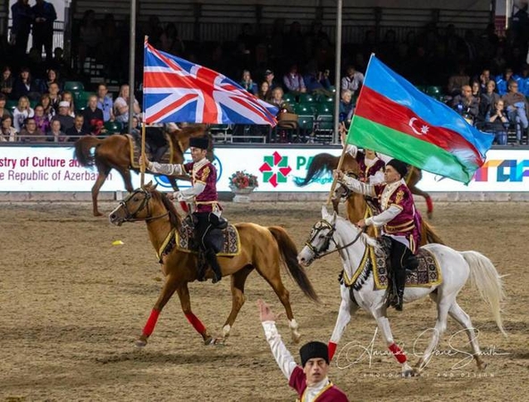 Карабахские скакуны представлены в Королевском Виндзорском конном шоу - ФОТО