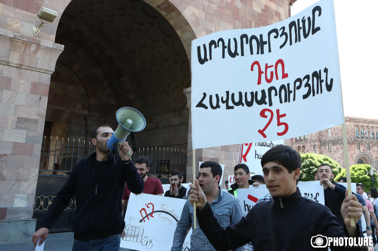 Гаврош ищет контрреволюционеров в Азербайджане, а они уже перебрались в Ереван
