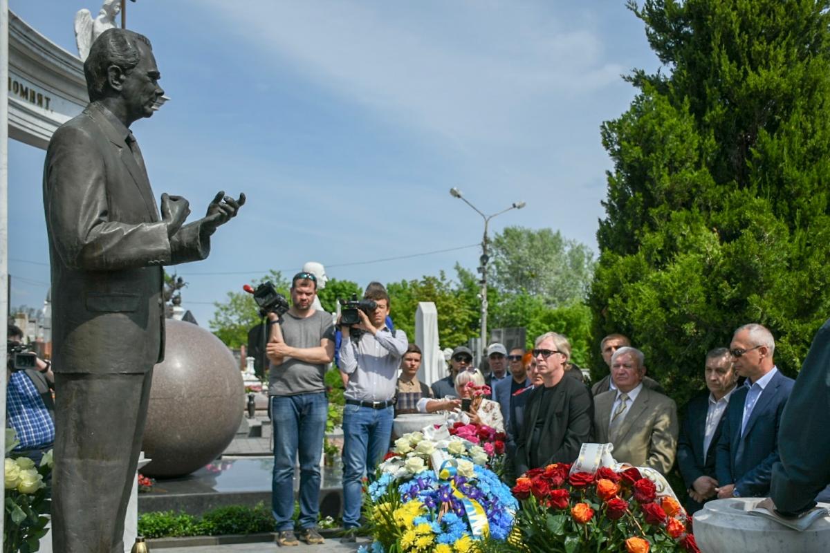 В Киеве почтили память легендарного Валерия Лобановского