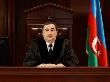 Известный азербайджанский судья ушел на покой