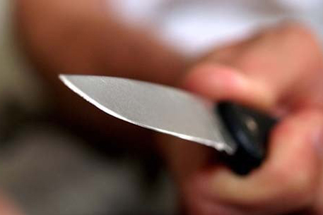 В Шамкире парень ударил ножом девушку за отказ выйти замуж