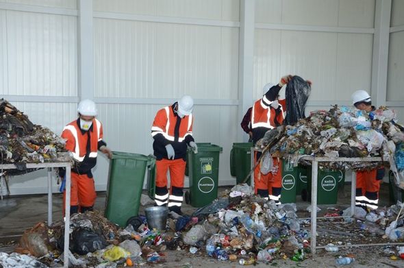 В семи районах Баку установлены современные мусорные контейнеры - ФОТО