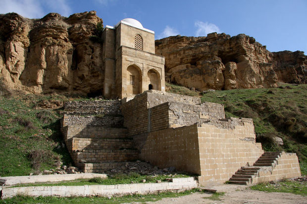 В Азербайджане неизвестные подожгли исторический памятник 