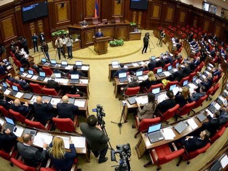 Между президентом Армении и парламентом назревает противостояние