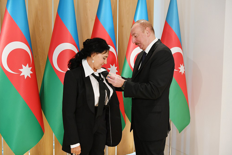Ильхам Алиев наградил Ирину Винер-Усманову орденом "Достлуг" 