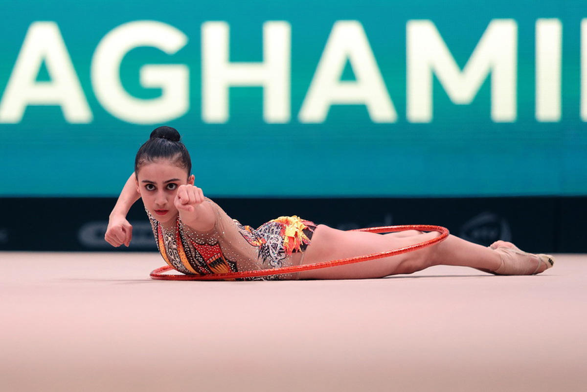 Азербайджанская гимнастка стала шестой с обручем и восьмой с булавами в финале ЕВРО
