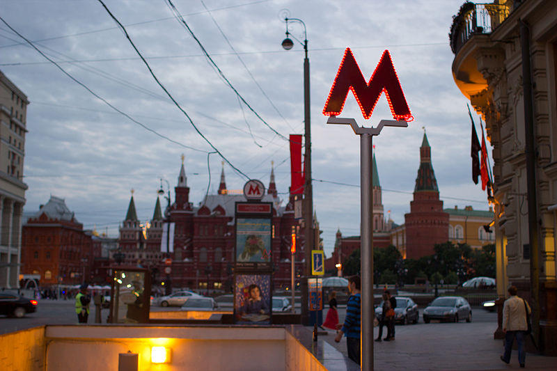 Больше тысячи человек на три часа застряли в московском метро из-за крупного сбоя
