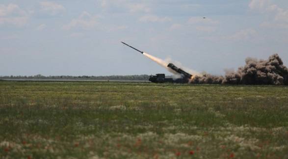 Азербайджан может закупить в Украине мощное оружие 