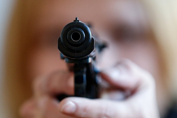 Подросток устроил взрывы и стрельбу в школе в Польше